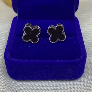 Chic Black and crystal clover Earrings